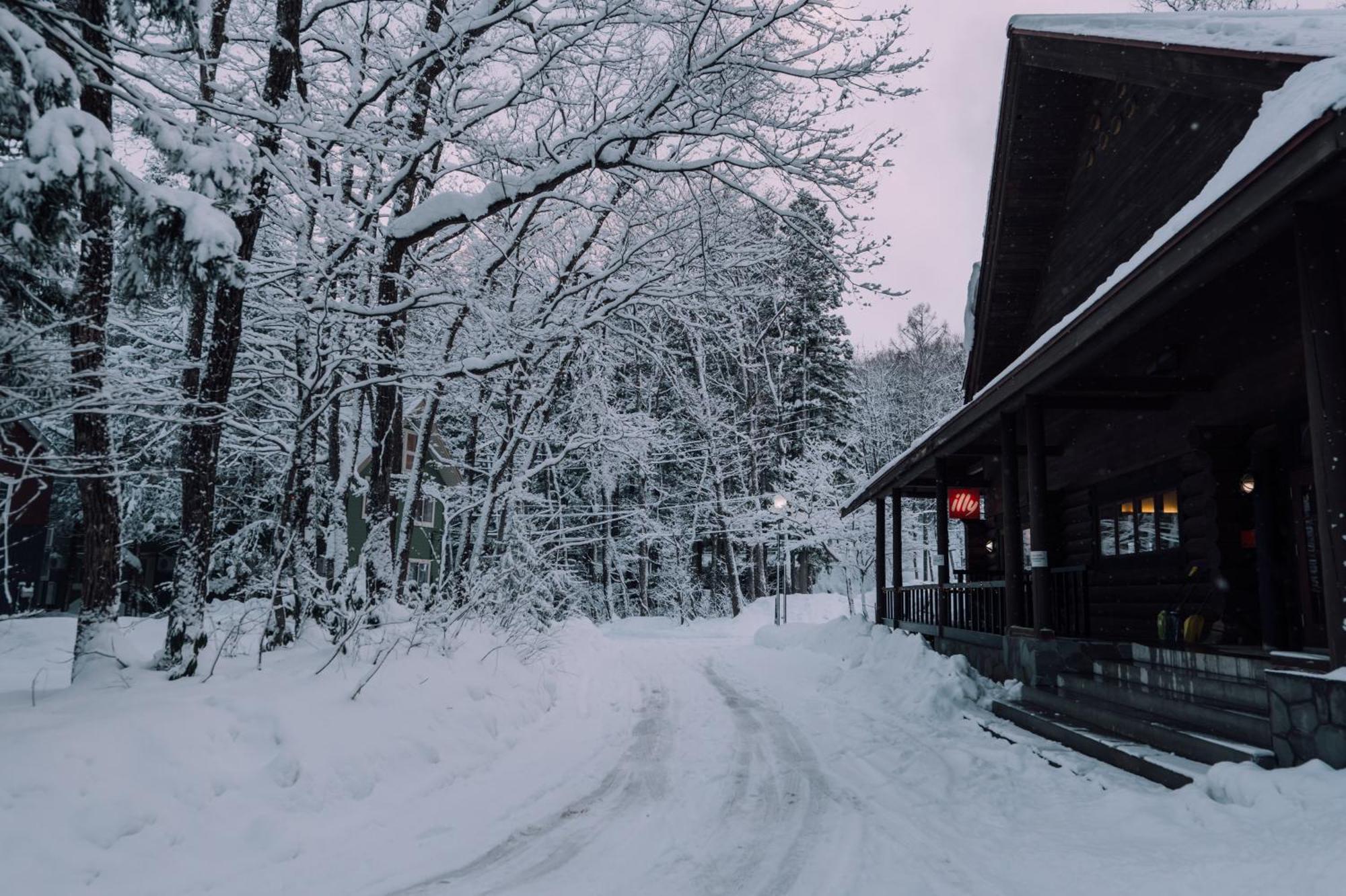 Double Black Hotel Hakuba Exteriör bild
