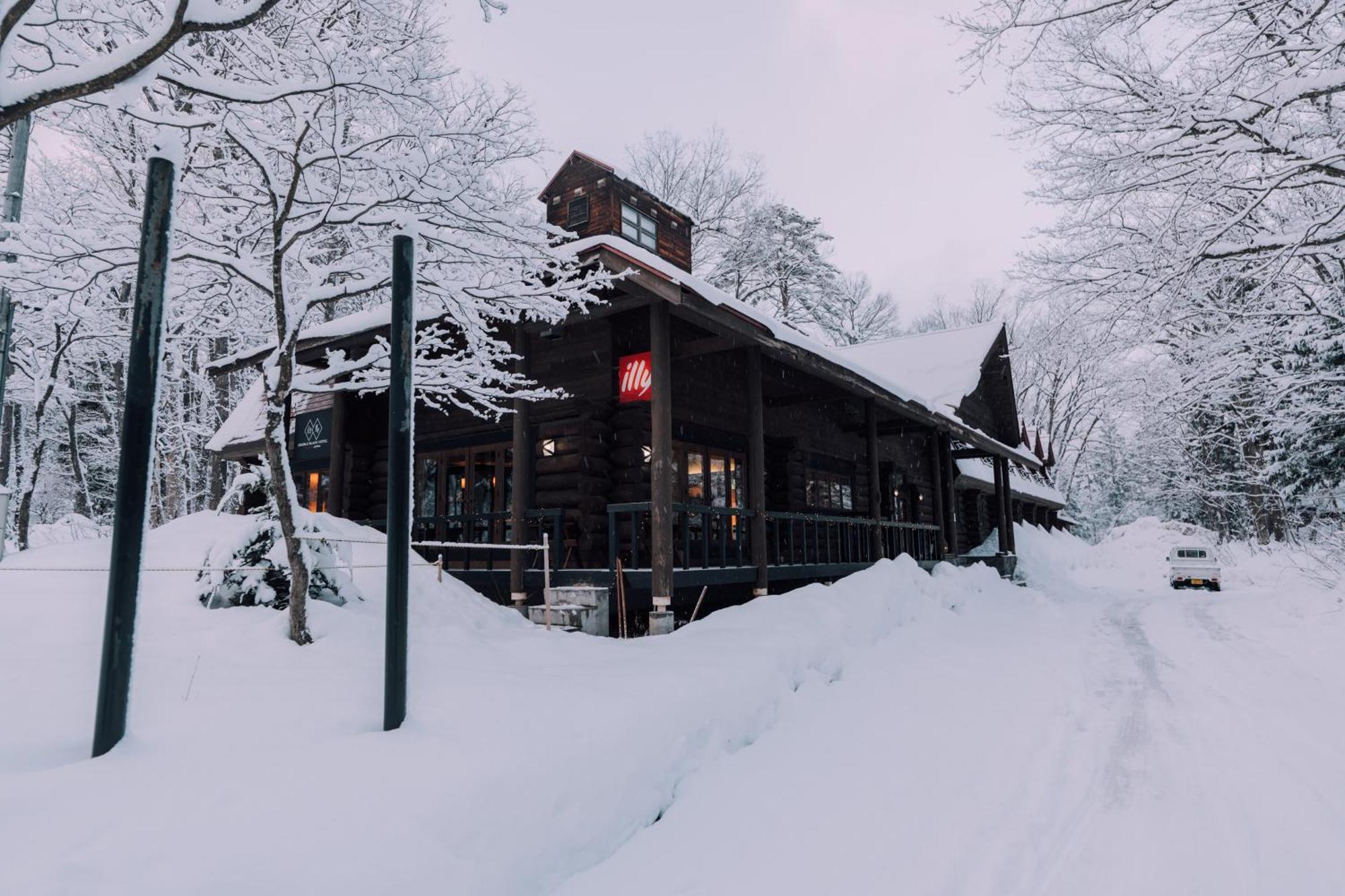 Double Black Hotel Hakuba Exteriör bild